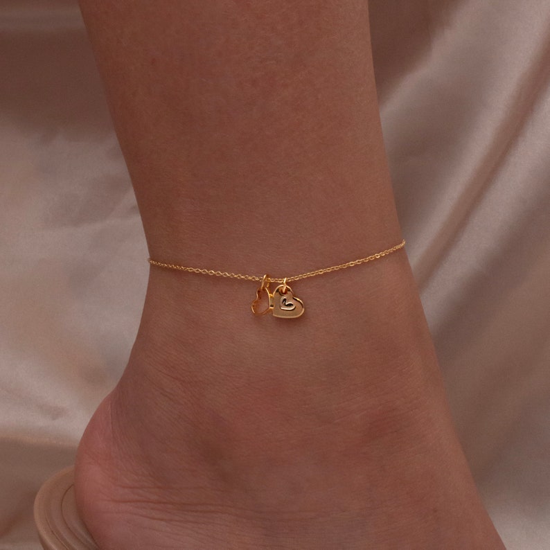 Dainty Heart Initial Anklet: Trendy Beach Ankle Bracelet