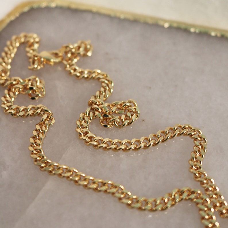 Heart Pendant Gold Choker: 16K Plated Delicate Necklace