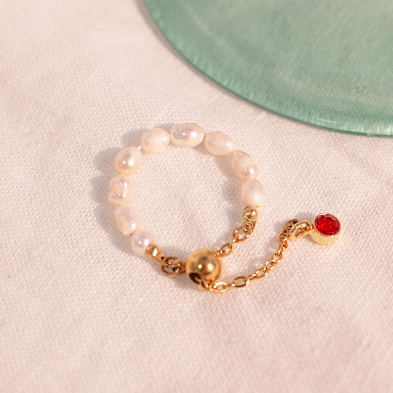 Emerald Pearl Birthstone Ring: Gold Chain Adjustable Ring