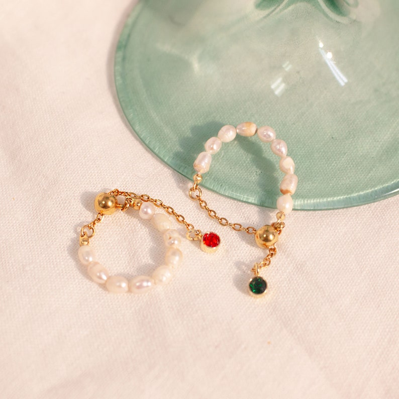 Emerald Pearl Birthstone Ring: Gold Chain Adjustable Ring