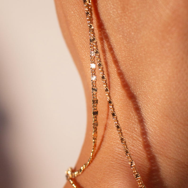 Shiny Hand Chain Bracelet: 16K Plated Ring Bracelet