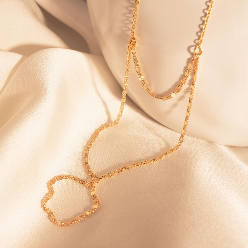 Shiny Hand Chain Bracelet: 16K Plated Ring Bracelet